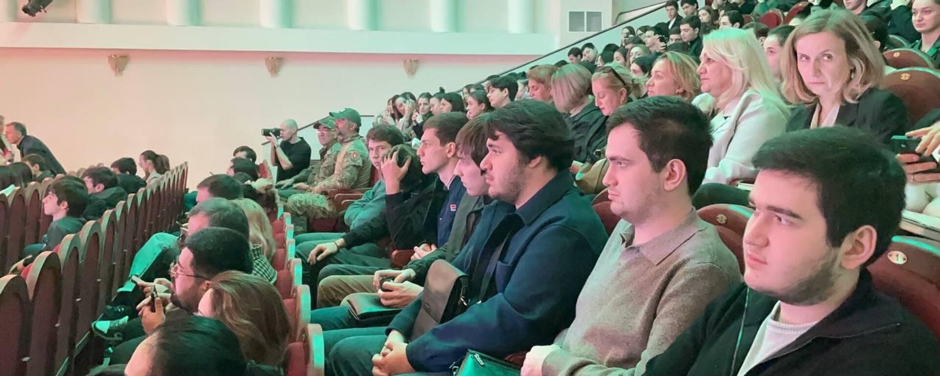 Премьера документального фильма Абхазы на Донбассе прошла в АГУ - Sputnik Абхазия, 1920, 18.11.2025