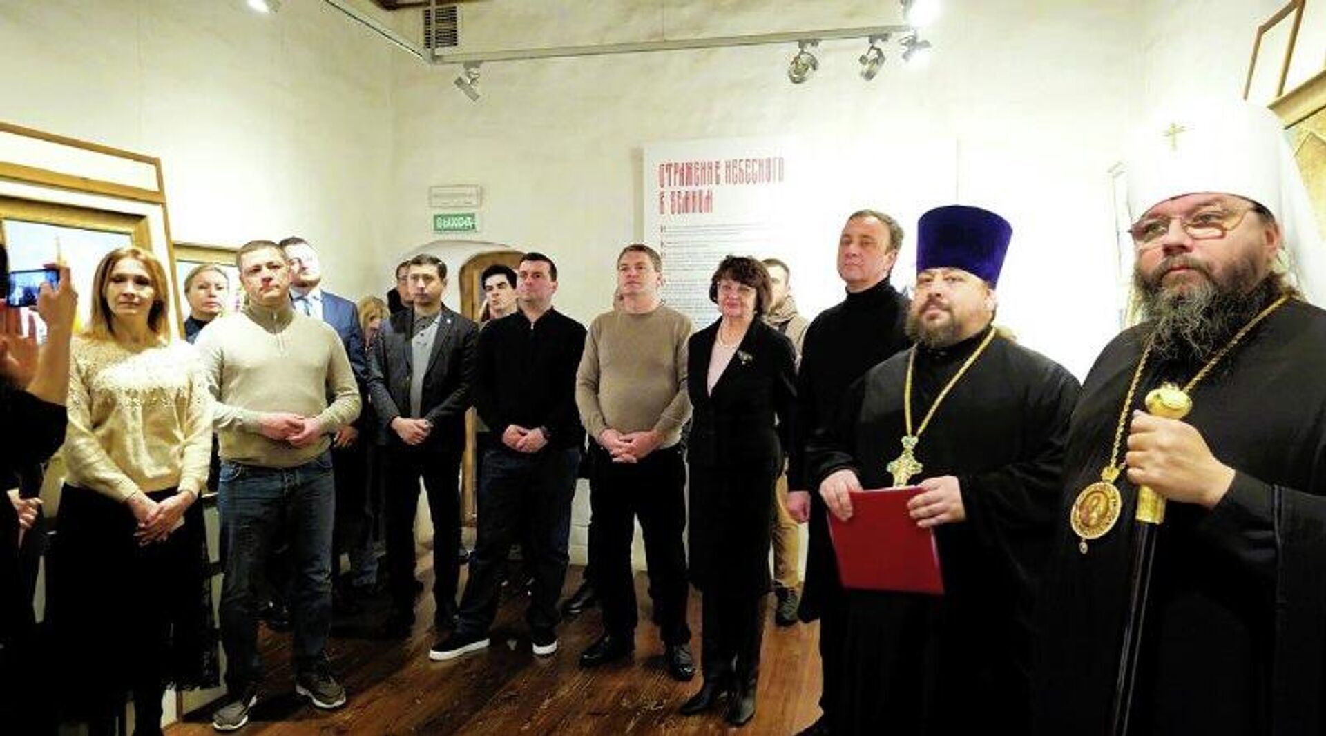 Выставка картин из коллекции Каманского монастыря Отражение небесного в земном открылась музее Двор Постникова в Пскове - Sputnik Абхазия, 1920, 18.11.2025