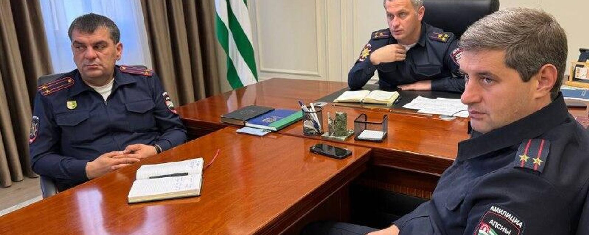 Аԥсны Аҩнуҵҟатәи аусқәа рминистрра Амҩатә ԥҟарақәа реилагарақәа автоматтә ҭаҩра аус адулареи ахылаԥшреи рзы аҟәша анапхгаҩ ҿыц даҭоуп Аԥсны Аҩнуҵҟатәи аусқәа рминистрра Амҩатә ԥҟарақәа реилагарақәа автоматтә ҭаҩра аус адулареи ахылаԥшреи рзы аҟәша анапхгаҩ ҿыц даҭоуп - Sputnik Аҧсны, 1920, 19.11.2025