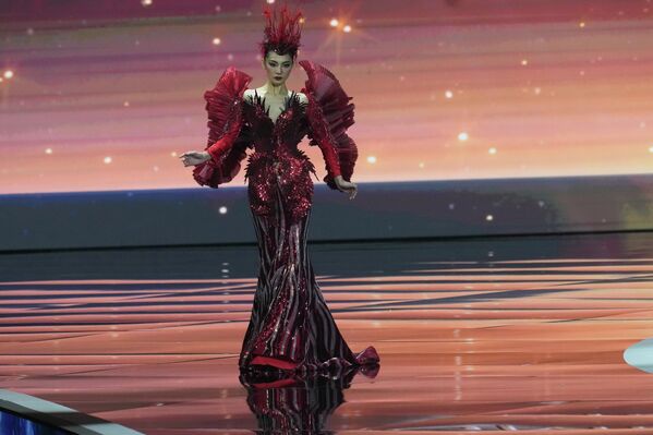 А нарядмисс Китай будто был отсылкой на костюм Малефисенты. - Sputnik Абхазия