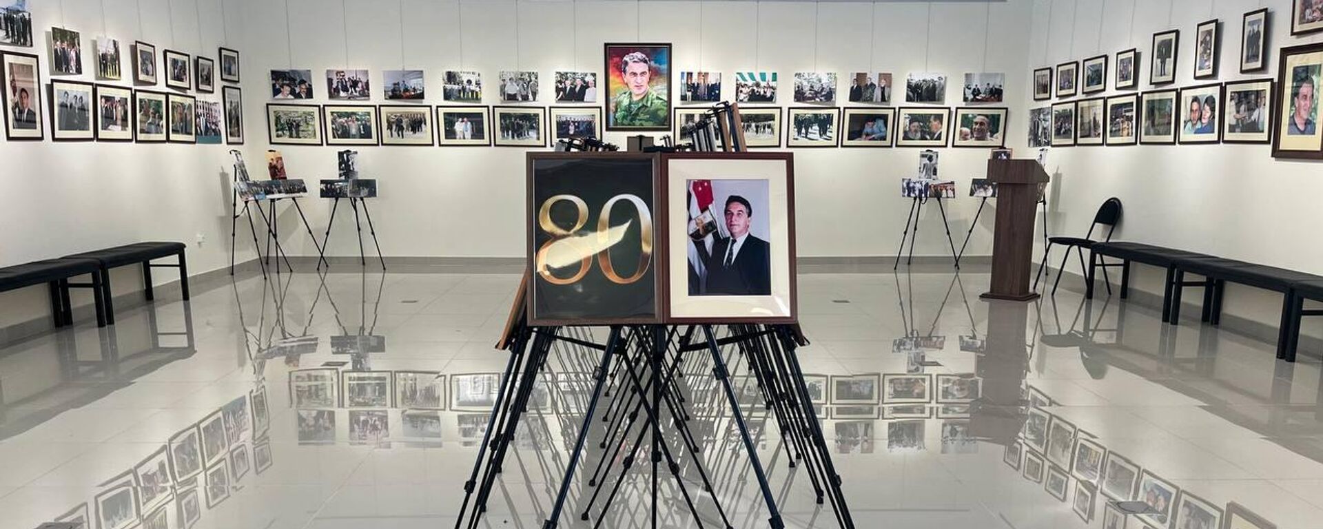 Фотовыставка посвященная первому президенту Абхазии Владиславу Ардзинба в Гудауте - Sputnik Аҧсны, 1920, 20.11.2025