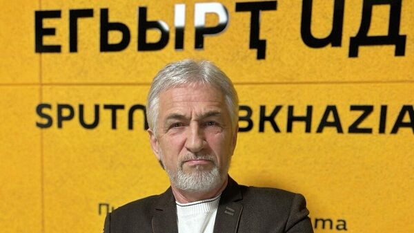 Аԥсны зҽаԥсазтәыз артист Беслан Бебиа идунеи иԥсахит: акәашаҩ идҳәалоу агәалашәарақәа - Sputnik Аҧсны