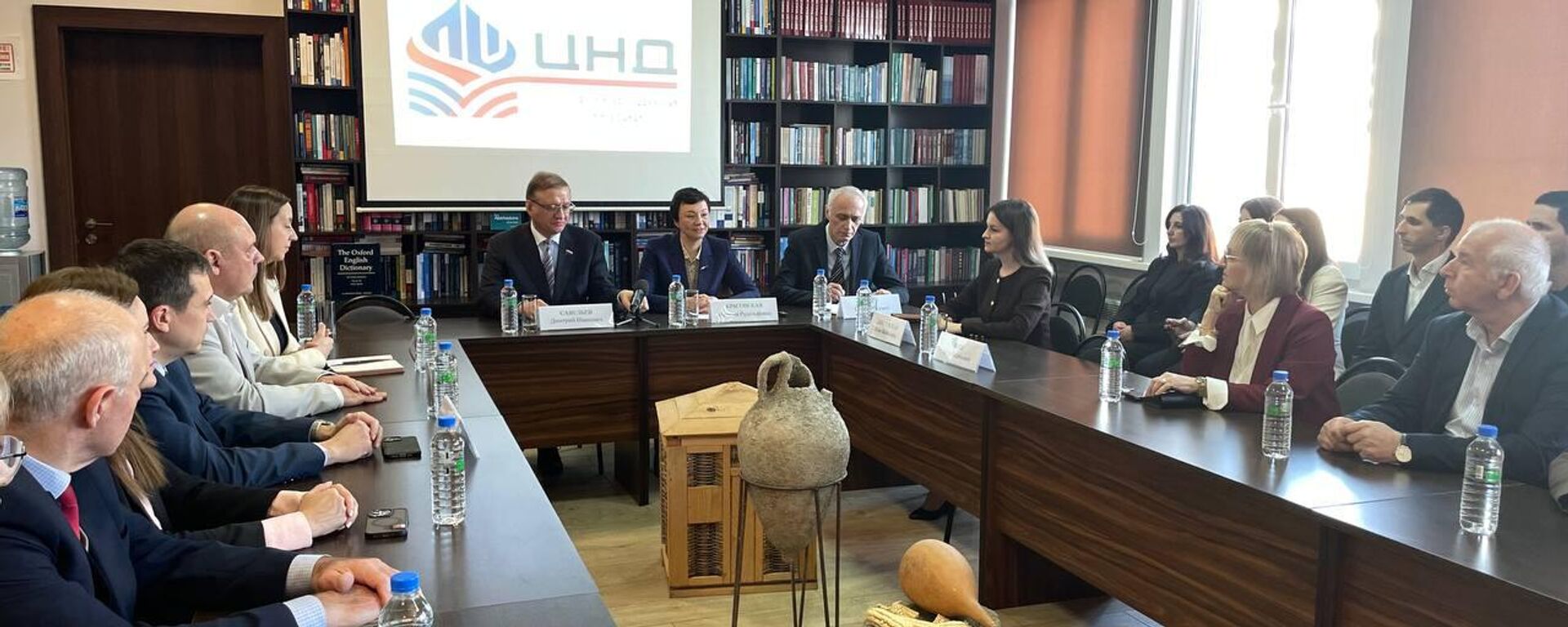 Филиал российского Центра народной дипломатии открылся в АГУ - Sputnik Абхазия, 1920, 21.11.2025