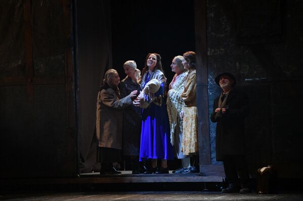 Премьера спектакля &quot;Эшелон&quot; Абхазского драматического театра прошла 24 ноября. - Sputnik Абхазия