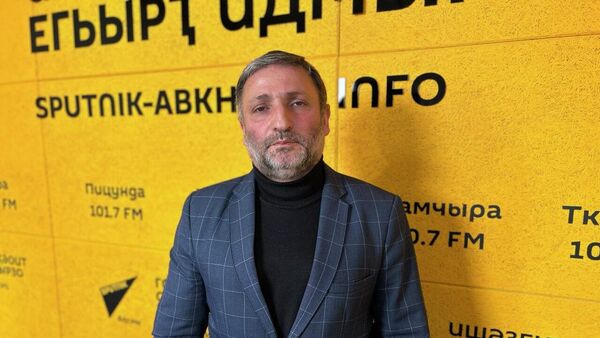 Аҿартә политиказы аҵарадырратә программа ҷыда хацыркуп: Аҳәынҭеилакы ахаҭарнак ицәажәара - Sputnik Аҧсны