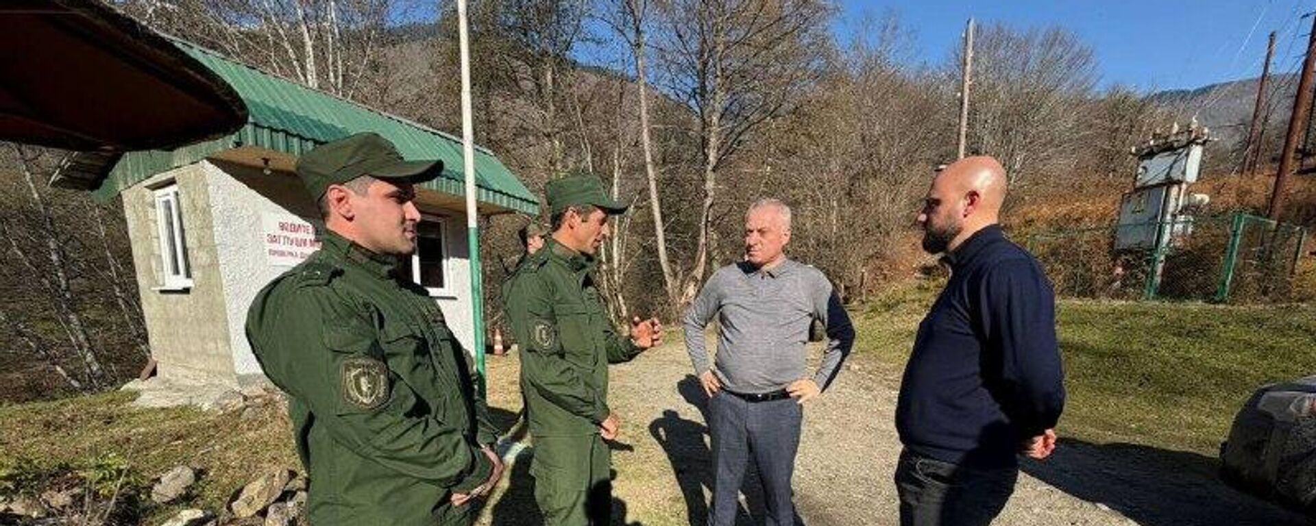 Президент Абхазии Бадра Гунба посетил пограничный отряд Птыш Погрануправления СГБ Абхазии - Sputnik Абхазия, 1920, 27.11.2025