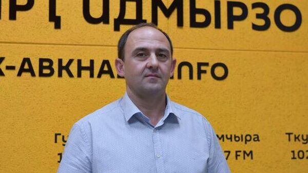 Гогьиа еиҭеиҳәеит анхарҭатә ҩнқәа инхарҭатәым рахь риагараҟны Апарламент аԥсахрақәа заларгалаз - Sputnik Аҧсны