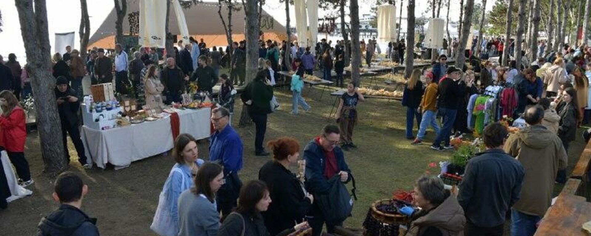 Гастрофестиваль Ҭагалан агьама: афеихоа открылся на набережной Сухума - Sputnik Абхазия, 1920, 30.11.2025