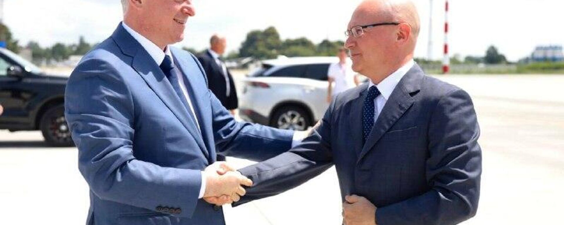 Урыстәыла ахада Иусбарҭа анапхгаҩы актәи ихаҭыԥуаҩ Сергеи Кириенко усутә ныҟәарыла Аԥсныҟа дааит - Sputnik Аҧсны, 1920, 01.12.2025