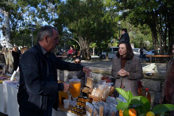Абхазский мед и мандариновый сок – излюбленные лакомства для многих - Sputnik Абхазия