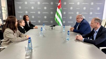 Представители абхазского спорта и культуры зачастую сталкиваются с ограничениями для выступлений на международной арене, отметил замминистра иностранных дел Абхазии Одиссей Бигвава