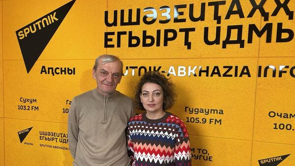 Аԥсуа драматә театр Уфа агастрольқәа рҟынтә ихынҳәит: артистцәа рыҿцәажәара - Sputnik Аҧсны