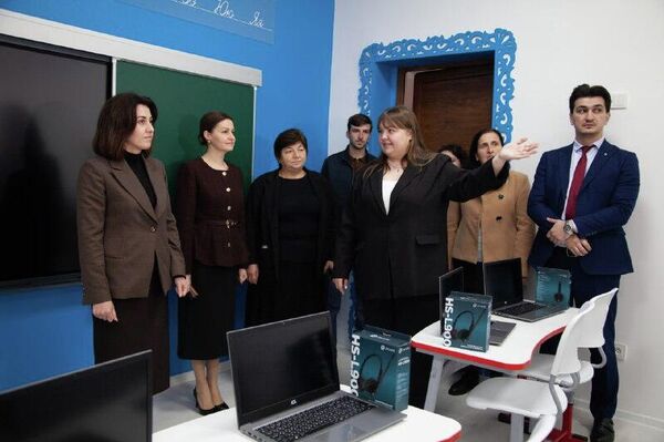 15 специализированных классов русского языка и литературы открыли в 14 абхазских школах при поддержки Минпросвещения России - Sputnik Абхазия