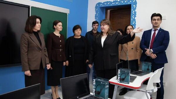 Урыстәыла аҵарадырра аминистрра ацхыраарала аԥсуа школқәа 14 рҿы иаатит аурыс бызшәеи алитературеи рзы иҷыдоу 15 класс - Sputnik Аҧсны