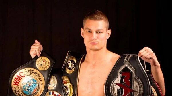 Чемпион мира по кикбоксингу Андрей Кулебин провел мастер-класс в Абхазии - Sputnik Абхазия