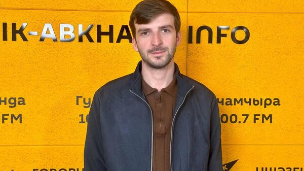 
Қәҭелиа еиҭеиҳәеит аԥсуа школқәа рҿы иаатыз акласс ҷыдақәа русура шеиҿкаахо - Sputnik Аҧсны