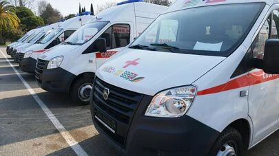 Агрба: в Сухуме открыли спортплощадки и передали технику школам и скорой помощи