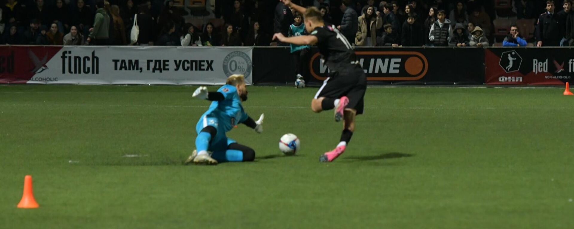 На первой минуте после передачи абхазского спортсмена Луки Багателия забит гол - Sputnik Аҧсны, 1920, 05.12.2025