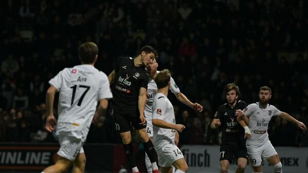 Сборная ФНЛ забила четвертый гол в игре с Медиалигой на сухумском стадионе Динамо
 - Sputnik Аҧсны