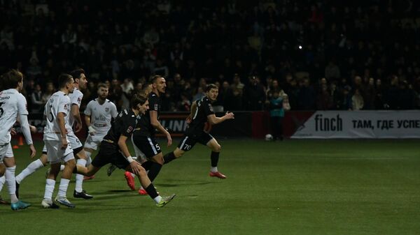 Сборная Футбольной национальной лиги России победила в матче с Медиалигой со счетом 4:1
 - Sputnik Абхазия