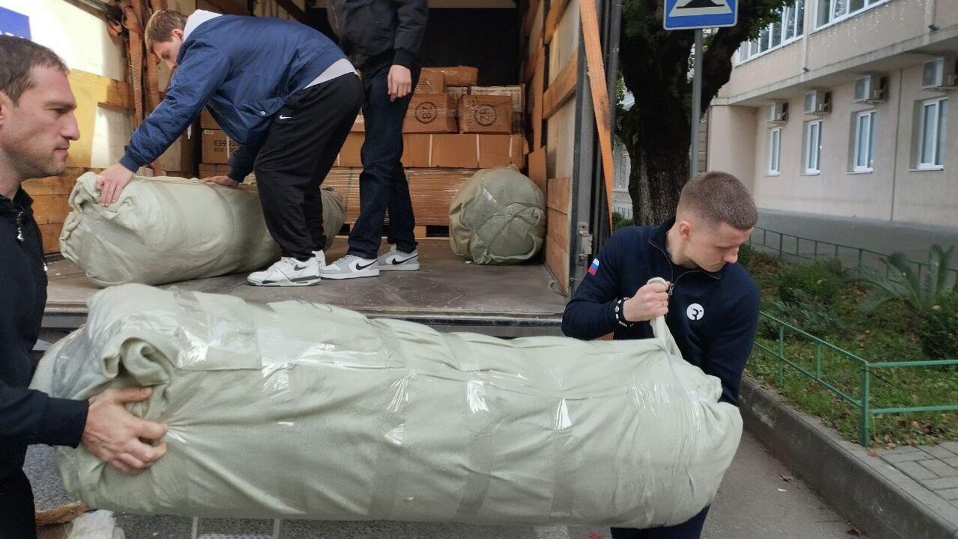 Новое оборудование появилось в спортшколах Сухума и Гудауты Новое оборудование появилось в спортшколах Сухума и Гудауты - Sputnik Аҧсны, 1920, 06.12.2025