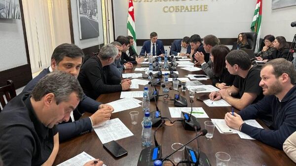 Аҟәатәи Ақалақьтә Еизараҟны иааԥмырҟьаӡакәа аус зуа 14 комиссиеи урҭ рхантәаҩцәеи алхуп - Sputnik Аҧсны