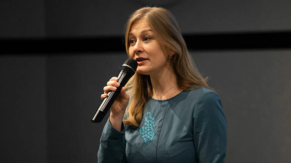 Как привить любовь к книгам? Советы от писательницы Анны Гончаровой - Sputnik Абхазия