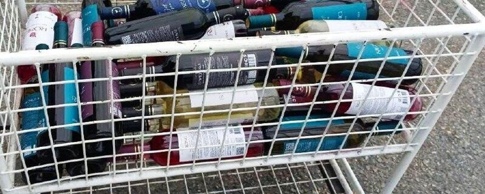 Аԥснынтәи аԥсшьаҩы Урыстәылаҟа 55 литра арыжәтәџьбара аиагара иҽазишәеит - Sputnik Аҧсны, 1920, 11.12.2025