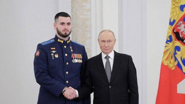 В полку Героев России прибыло. Интервью с  Акусба-Олейниковым - Sputnik Абхазия