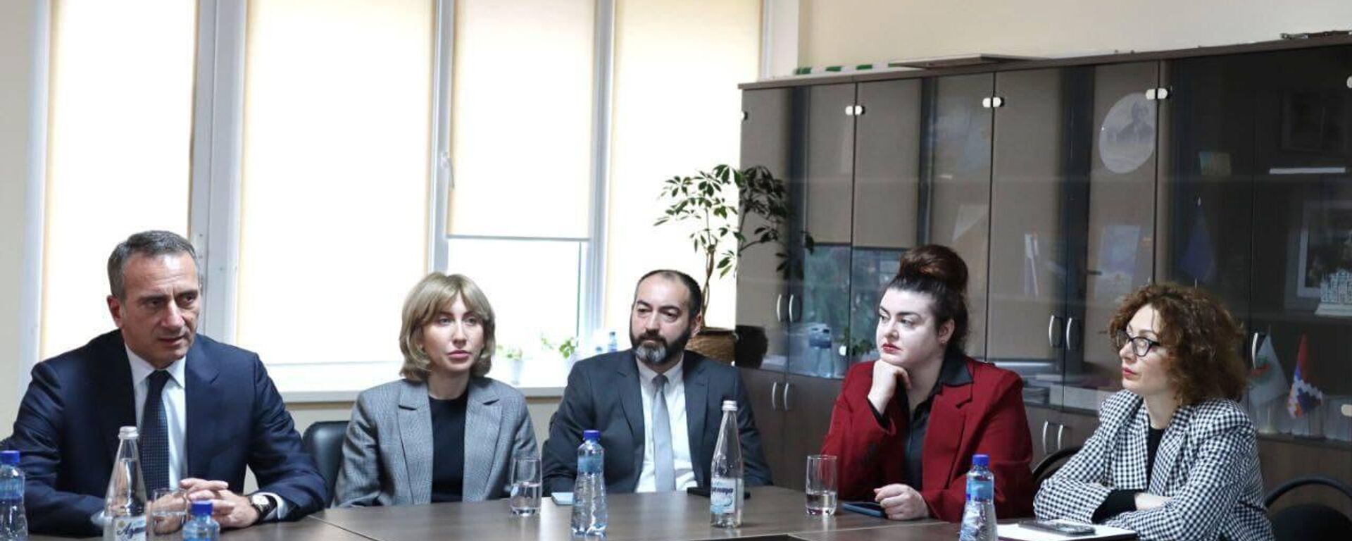 Олега Барциц на встрече со студентами специальности Международные отношения АГУ Олега Барциц на встрече со студентами специальности Международные отношения АГУ - Sputnik Аҧсны, 1920, 13.12.2025