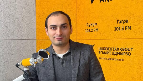 Аицлабра Адырра. Алектор аихшьаала ҟаҵоуп: иалкаахаз иҿцәажәара - Sputnik Аҧсны