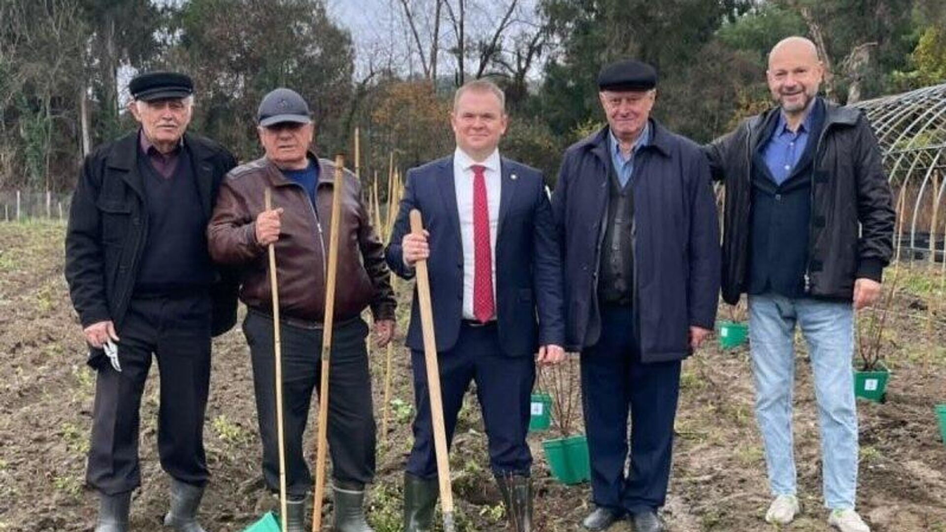 Аԥсны иаԥҵоуп Мичурин ибаҳча Аԥсны иаԥҵоуп Мичурин ибаҳча - Sputnik Аҧсны, 1920, 16.12.2025