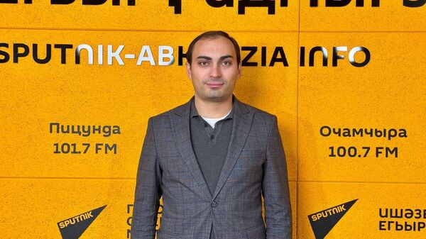 Ҳагба дазааҭгылеит аицлабра Адырра.Алектор ахықәки уи алахәхареи ртәы - Sputnik Аҧсны