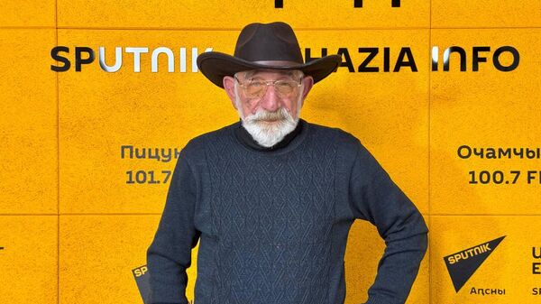 Аԥсшәахь еиҭагоу афильм Аннеи аҳәынҭқари иазкны
 - Sputnik Аҧсны