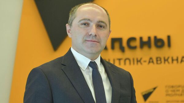 Увеличение выплат, сокрытие данных и учет: Гулария о работе Пенсионного фонда Абхазии  - Sputnik Абхазия