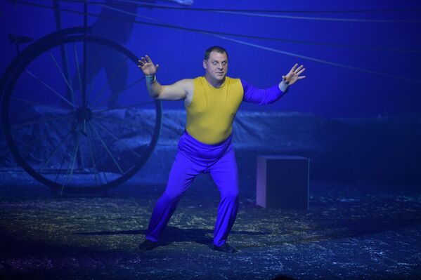 Предпремьерный показ спектакля "Эдит Пиаф" состоялся в РУСДРАМе - Sputnik Абхазия