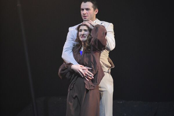 Премьера спектакля Эдит РУСДРАМ имҩаԥысит аспектакль &quot;Едит Пиаф&quot; аԥхьарбара - Sputnik Аҧсны