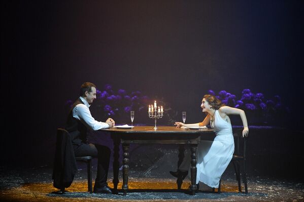 Ираклий Хинтба отмечает, что давно мечтал использовать ее уникальные вокальные способности в спектакле - Sputnik Абхазия