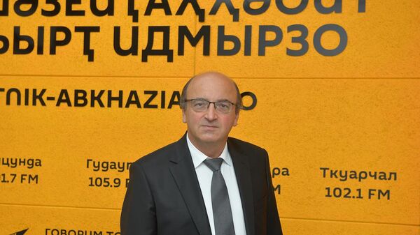 Камкьиа дазааҭгылеит Путин иҟаиҵаз ашықәстәи аихшьаала  - Sputnik Аҧсны