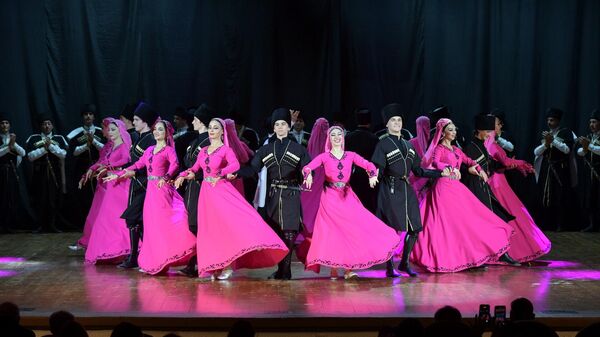 Отчетный концерт государственного ансамбля песни и танца им. В.Царгуш - Sputnik Абхазия