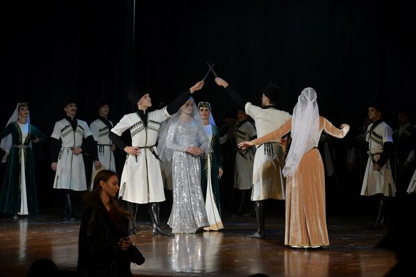 "Афилармониа асценаҿ инарыгӡеит "Аԥсуа чара" асиуит.  - Sputnik Аҧсны