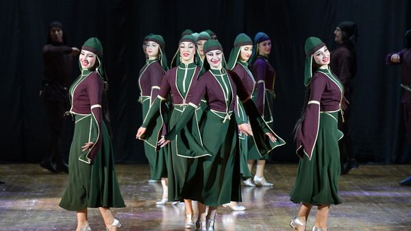 Отчетный концерт государственного ансамбля песни и танца им. В.Царгуш - Sputnik Аҧсны