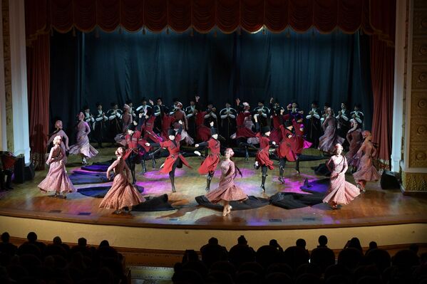 Аколлектив ҿыц аԥҵан иреиӷьу араионтә хортә коллективқәа рышьаҭала. - Sputnik Аҧсны