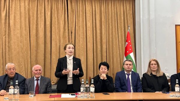 Вечер памяти Владислава Ардзинба прошел в Госкомитете по репатриации - Sputnik Абхазия