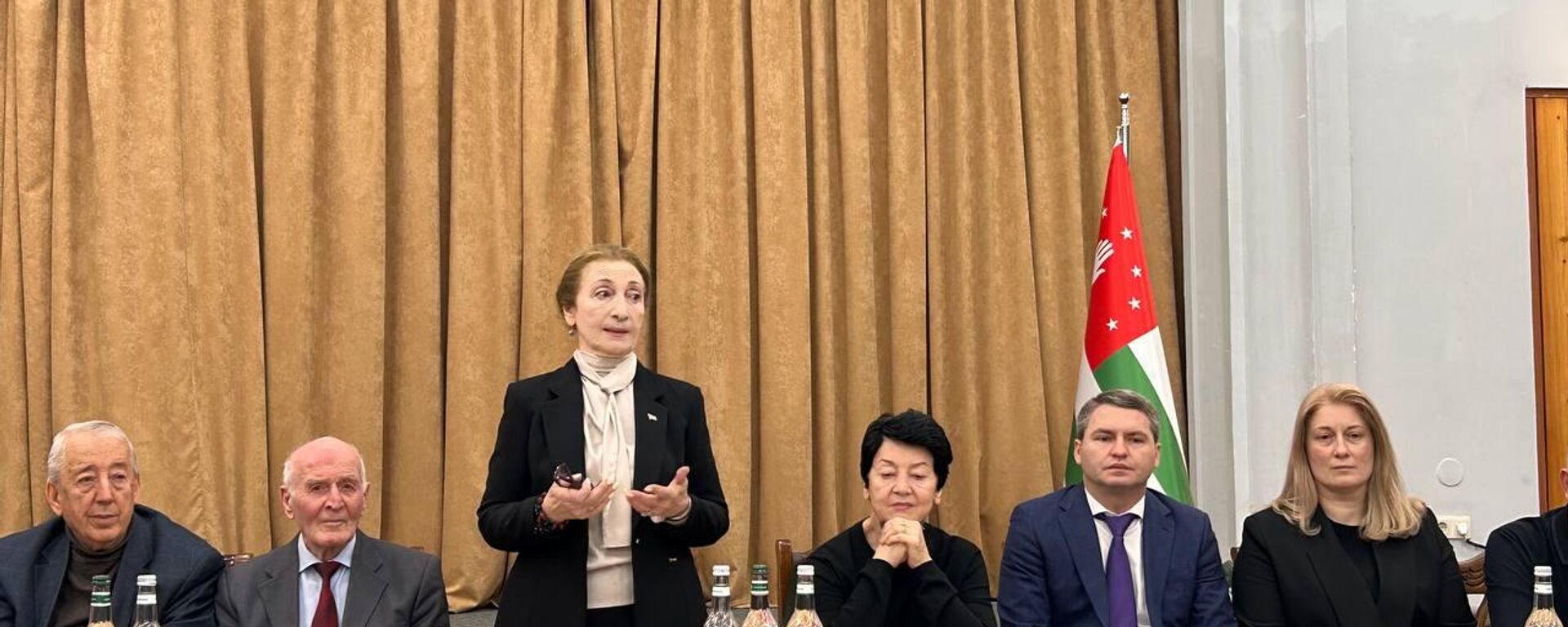 Вечер памяти Владислава Ардзинба прошел в Госкомитете по репатриации - Sputnik Абхазия, 1920, 23.12.2025