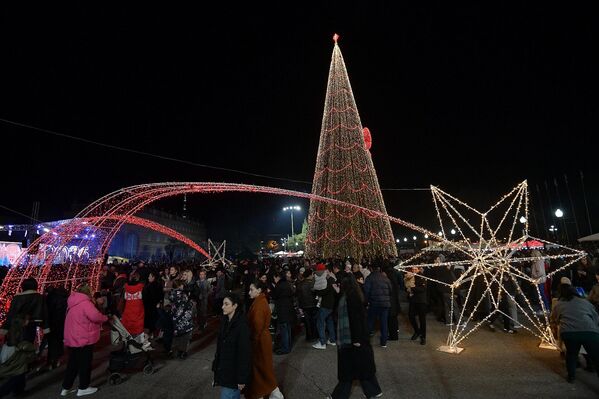 Сухум к встрече Нового года готов. - Sputnik Абхазия