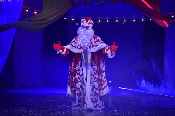 Аспектакль ахыркәшамҭаз ахәыҷқәа аныҳәа рыдиныҳәалоит Аҵаа Бабаду. - Sputnik Аҧсны