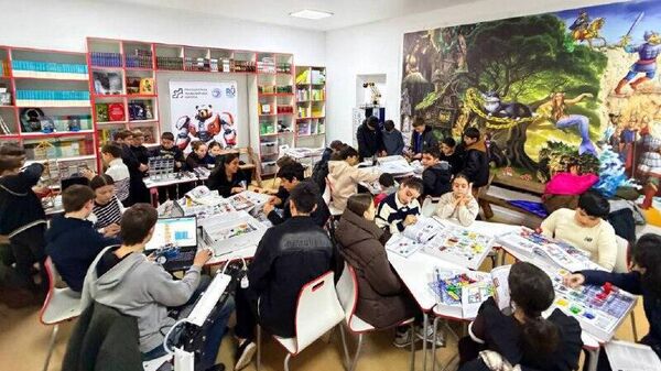 Гал имҩаԥысит анџьныртә марафони аҭҵаарадырратә-ҵаратә фестиваль Урыстәылатәи анџьныртә школи - Sputnik Аҧсны