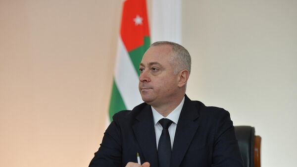 Бадра Гунба выступает с посланием к Народному Собранию республики - Sputnik Абхазия