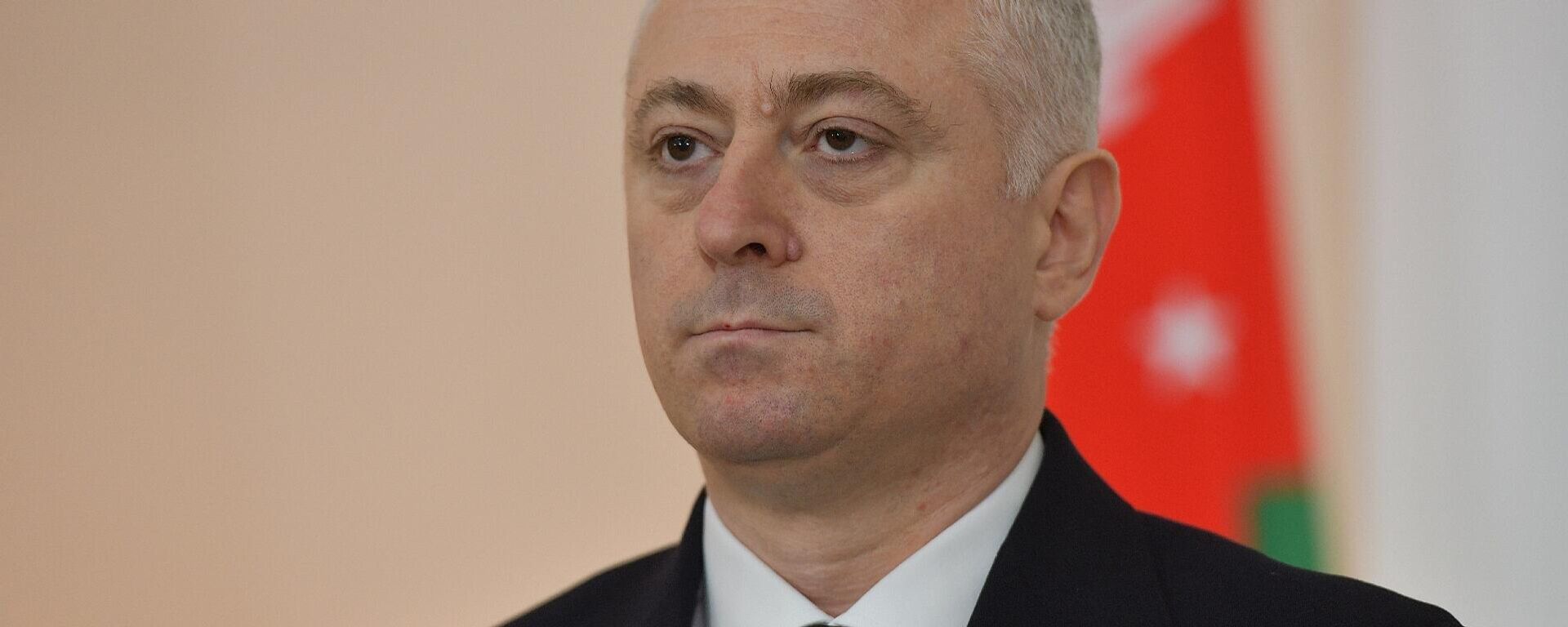 Бадра Гунба выступает с посланием к Народному Собранию республики - Sputnik Абхазия, 1920, 31.12.2025